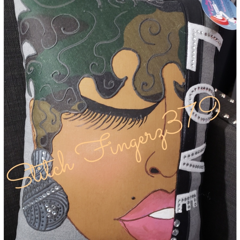 Custom-made pillow (Limited item)